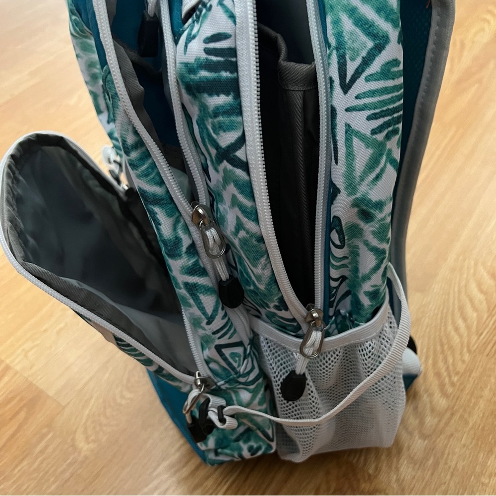 High Sierra laptop backpack ! Used to trips before but plenty of use left ! - Picture 6 of 7